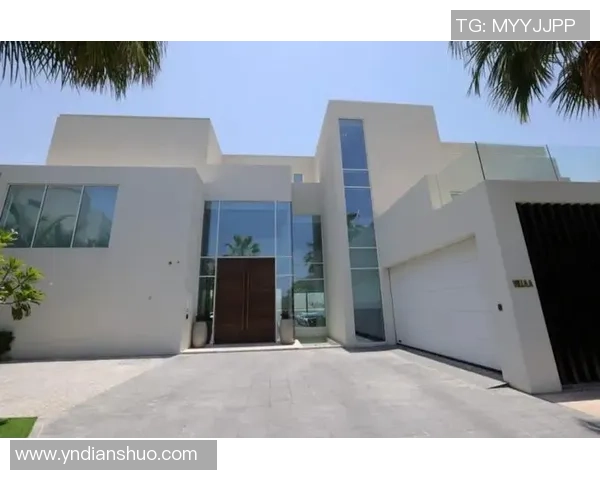 走进世界顶级足球球星的奢华豪宅揭秘他们不为人知的私密生活